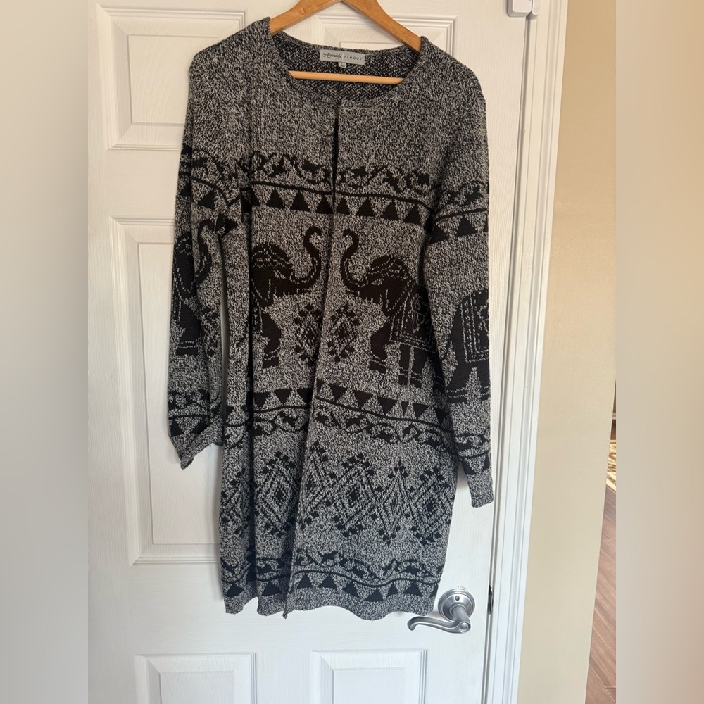 Fashionable and Warm Long Cardigan Sweater Elephant Print Black/Gray, Statement